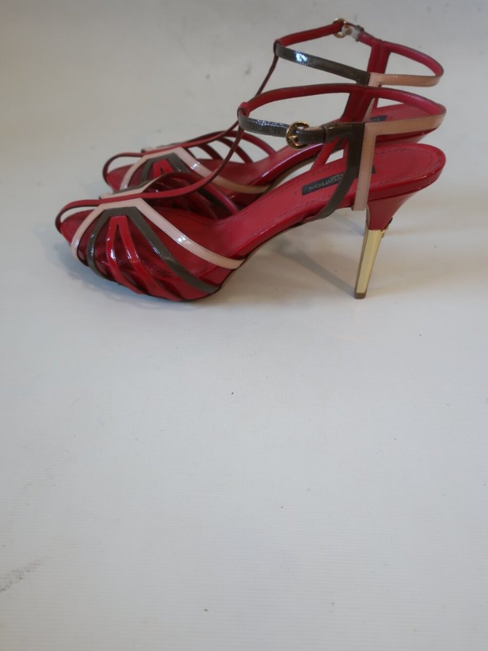 Women Louis Vuitton Red, Beige, Green Patent Leather T Strap Sandals 38 EU/US 8 - Picture 6 of 14